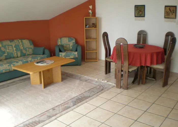 Δωμάτια σε οικογενειακή κατοικία Humboldtruh *